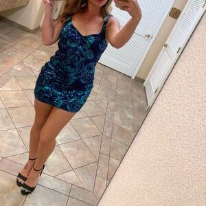 SEQUIN 💙 Cocktail Dress Size Medium